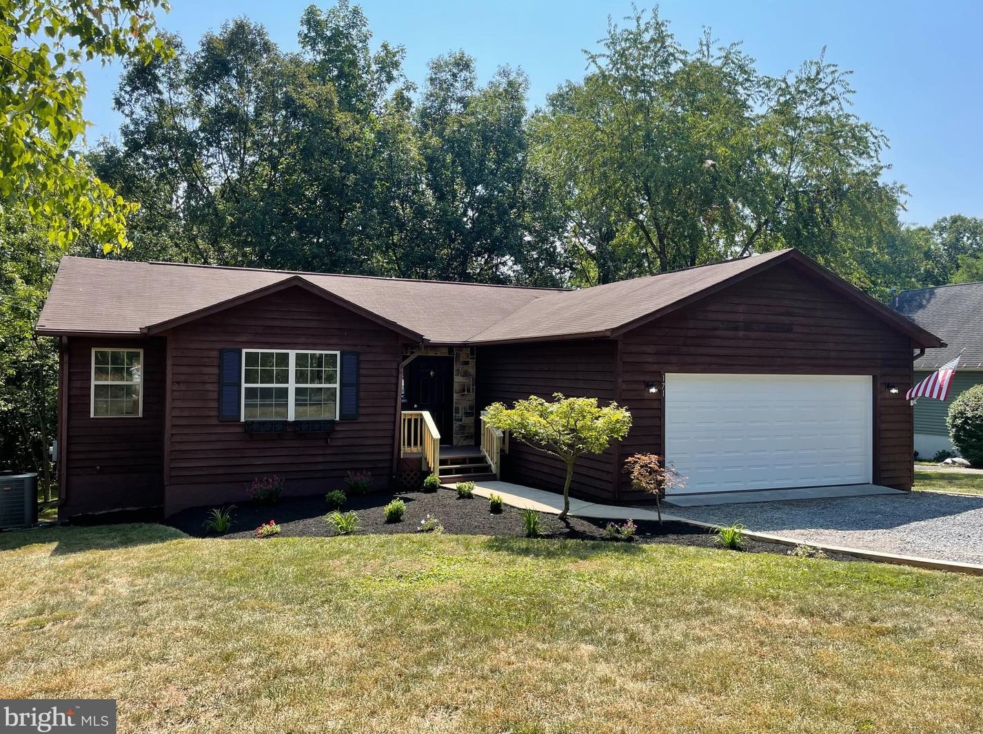 171 Lake Holiday Rd, Cross Junction, VA 22625