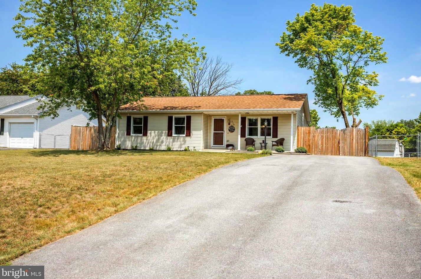 216 Somerset Dr, Stephens City, VA 22655-3501