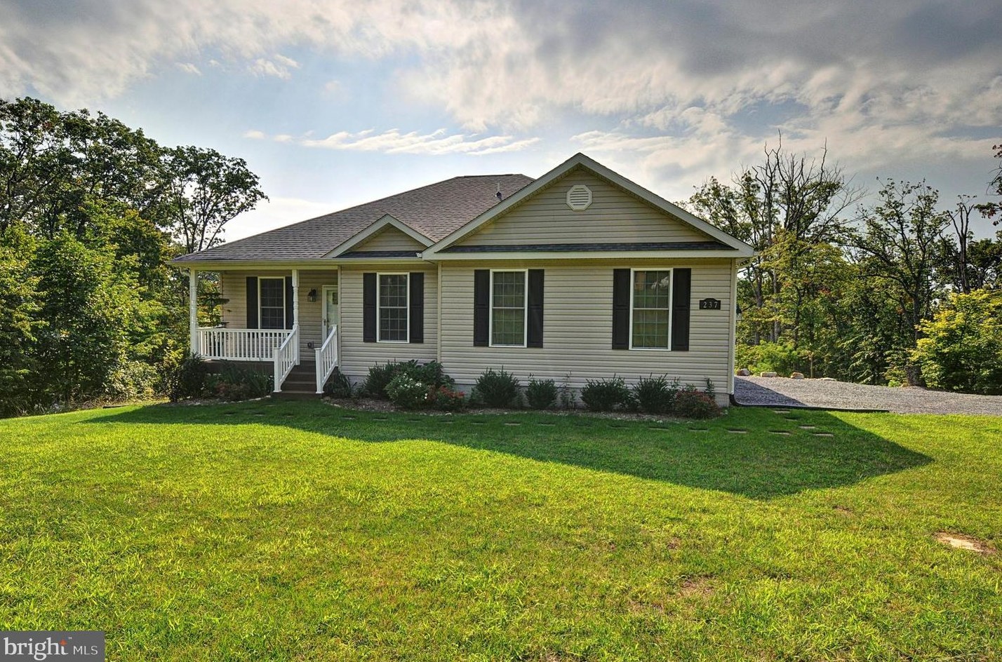 237 Graywolf Trl, Winchester, VA 22602-1433