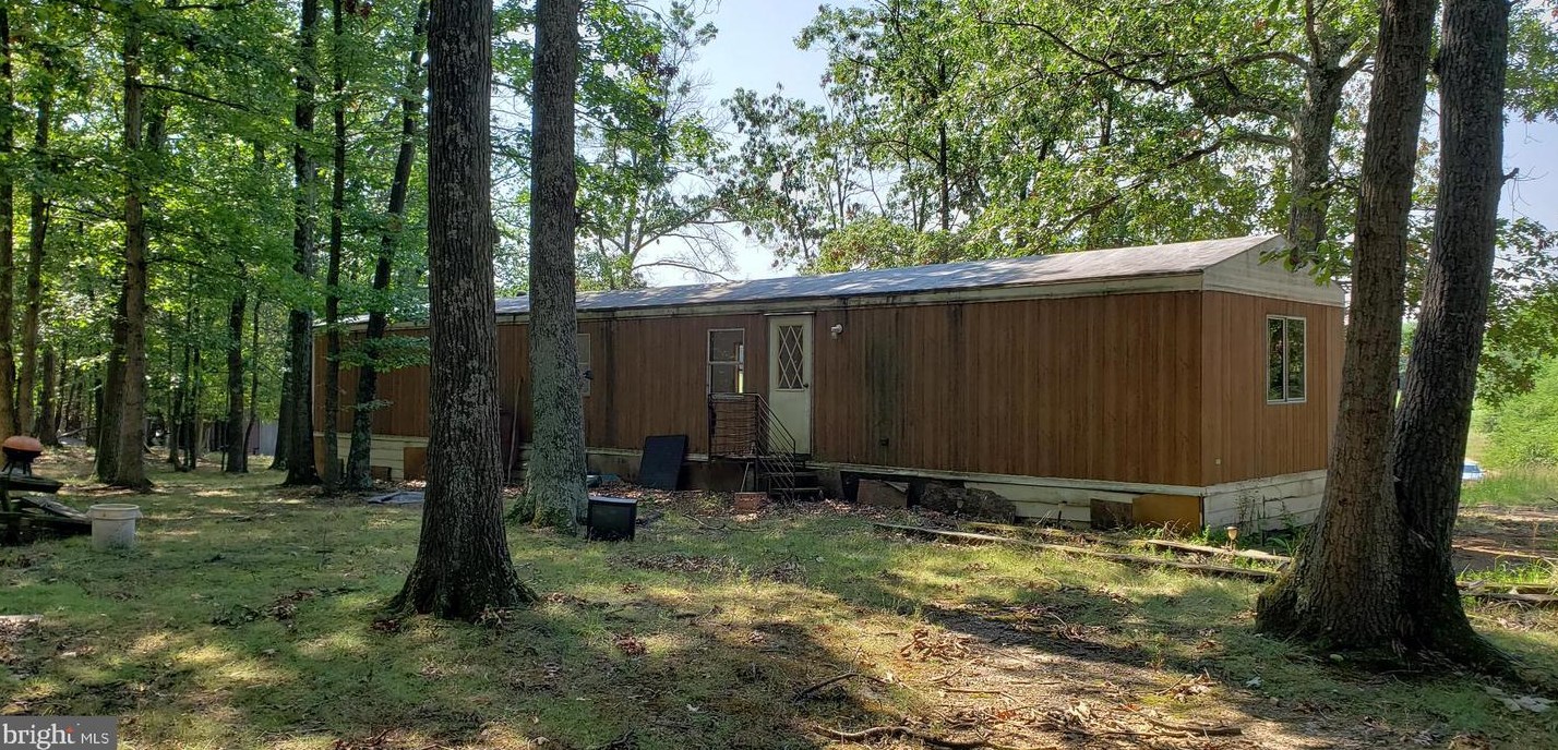 285 Wolfrey Ln, Cross Junction, VA 22625