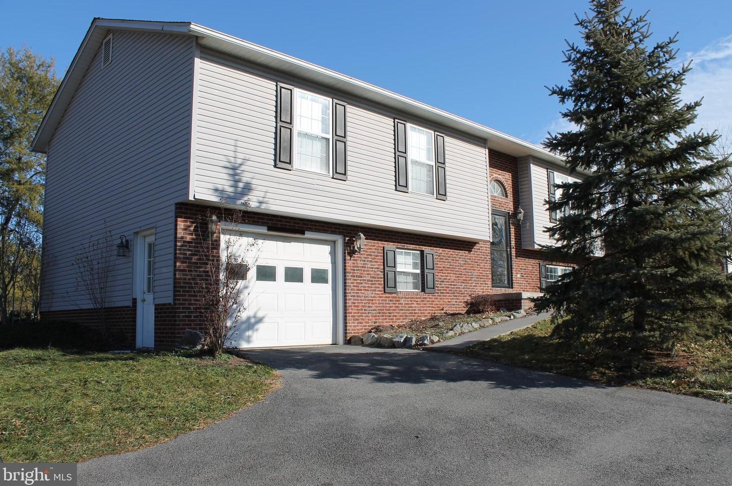 1139 Tasker Rd, Stephens City, VA 22655-3722