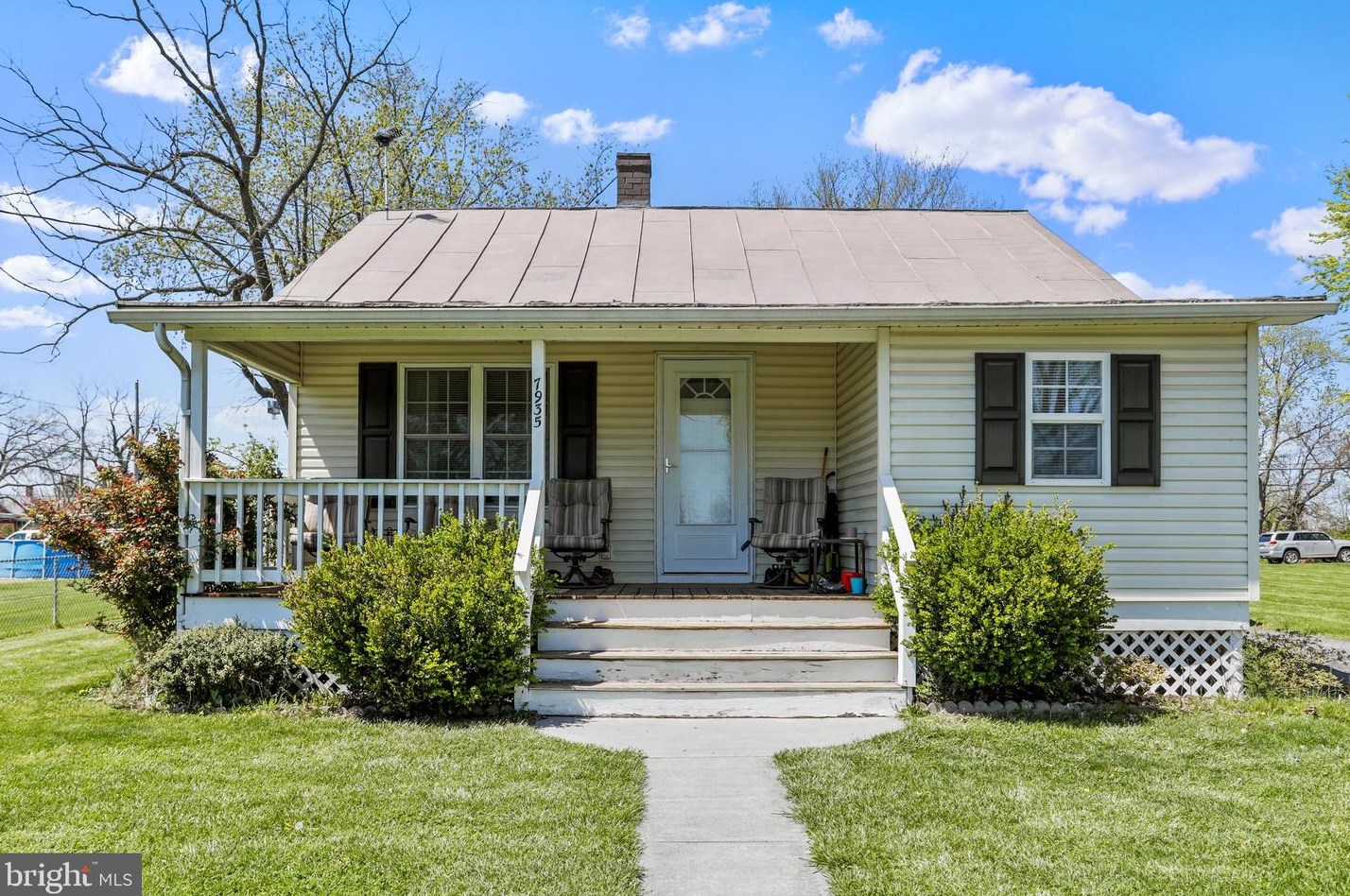7935 Church St, Middletown, VA 22645