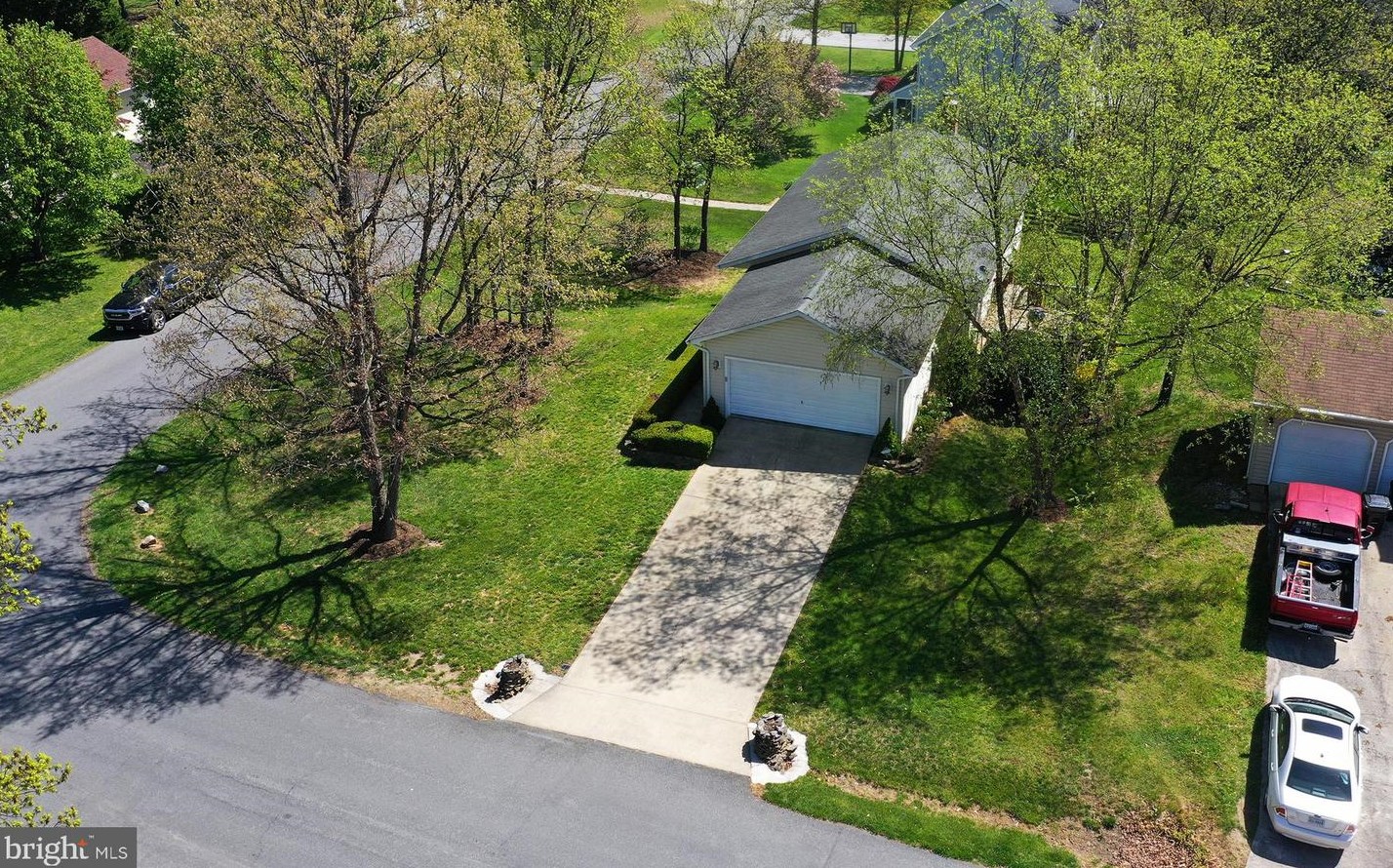 100 Fair Lawn Ct, Stephens City VA  22655-2395 exterior