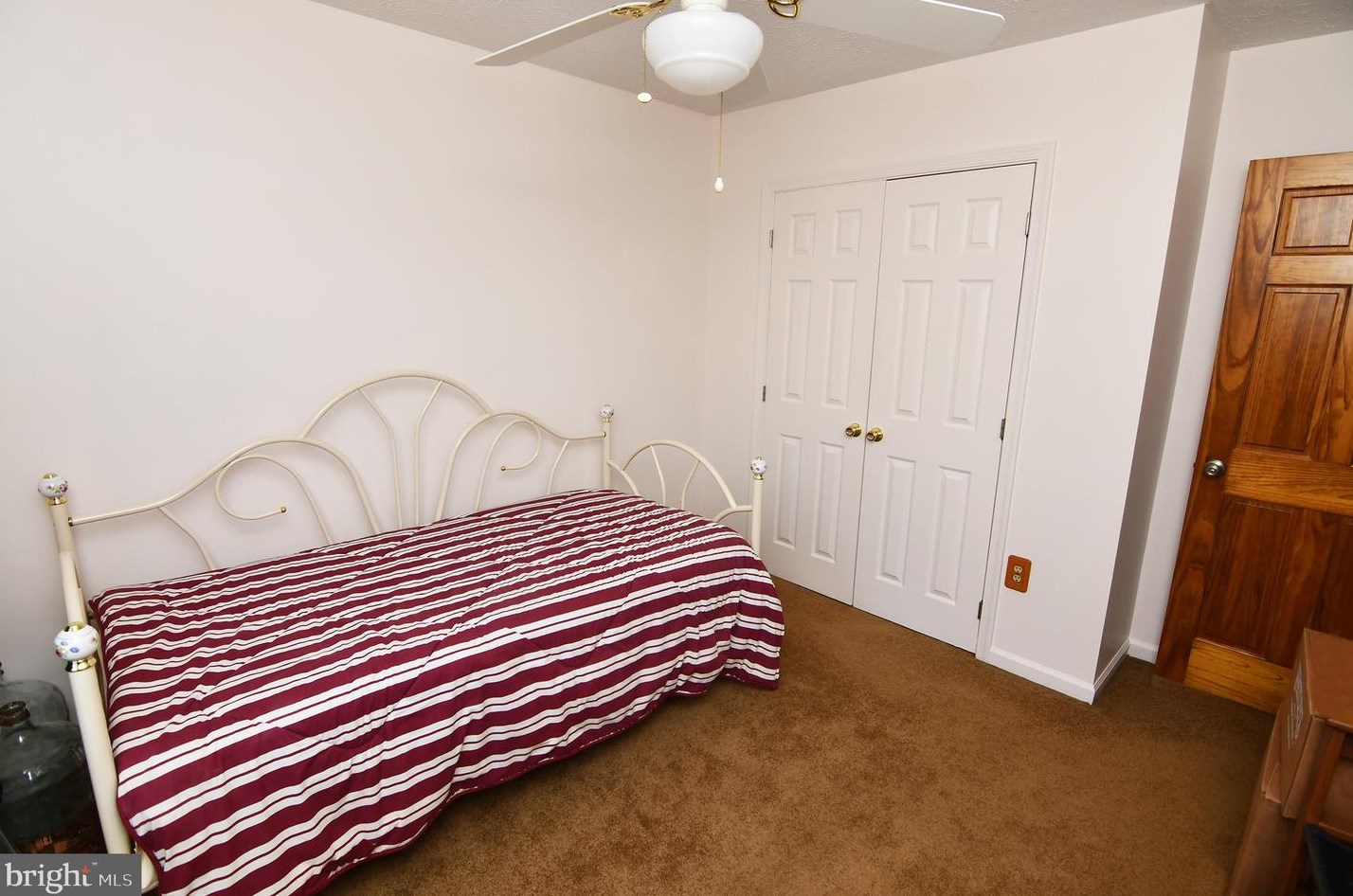 100 Fair Lawn Ct, Stephens City VA  22655-2395 exterior