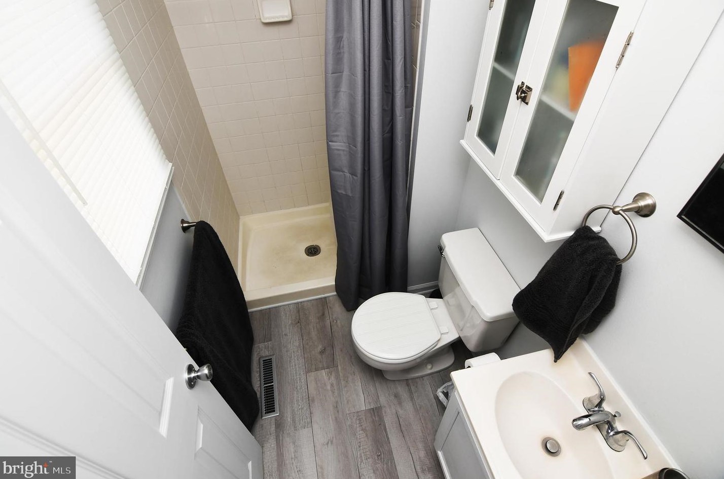 100 Fair Lawn Ct, Stephens City VA  22655-2395 exterior