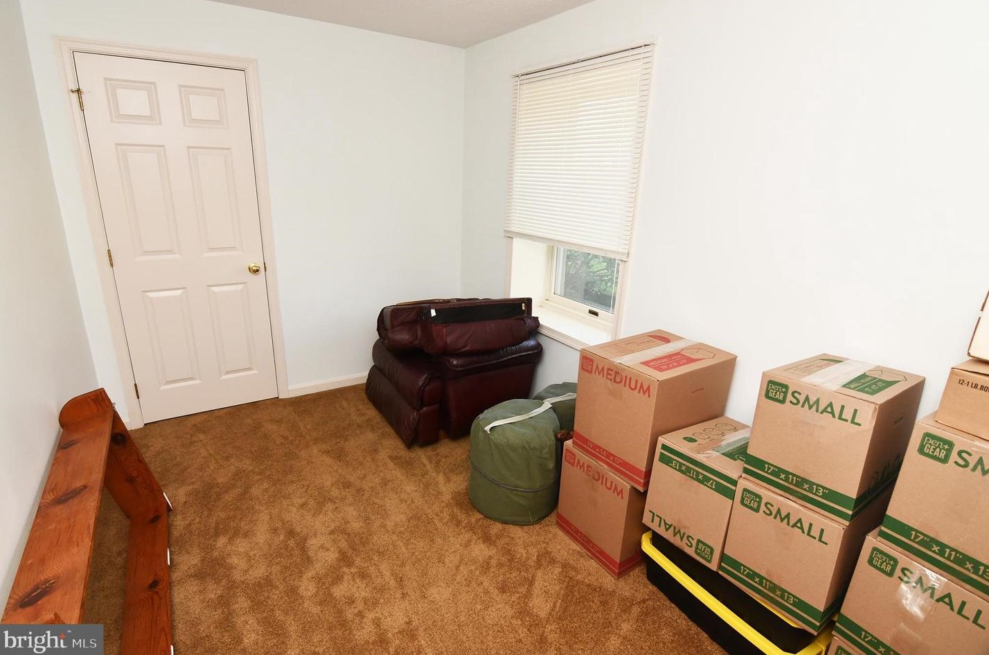 100 Fair Lawn Ct, Stephens City VA  22655-2395 exterior