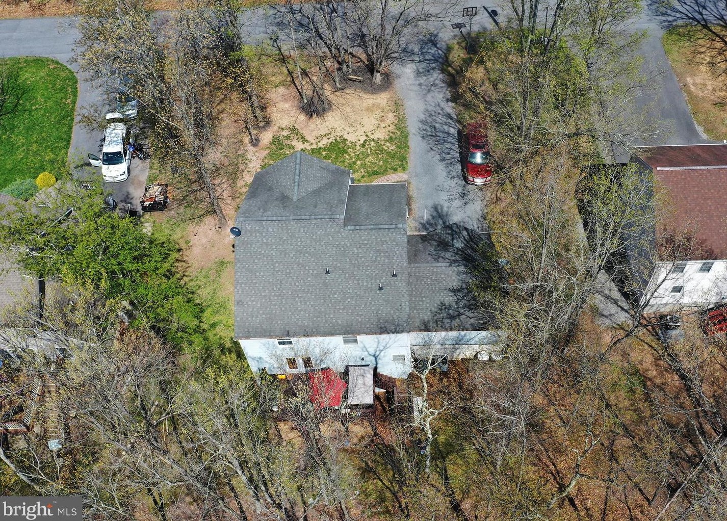 321 Laurel Dr, Cross Junction, VA 22625-2561