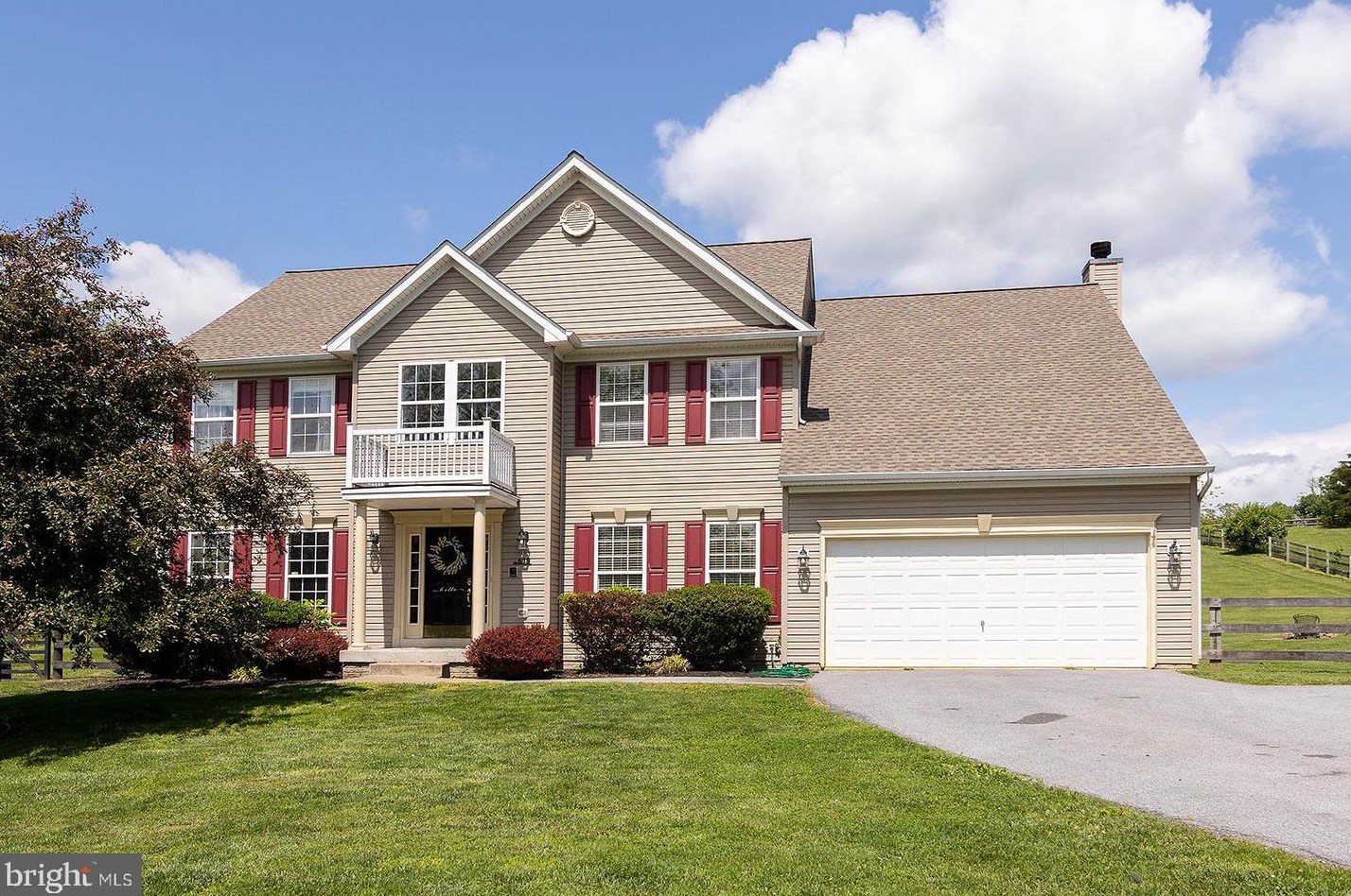 619 Chimney Cir, Middletown, VA 22645-2181
