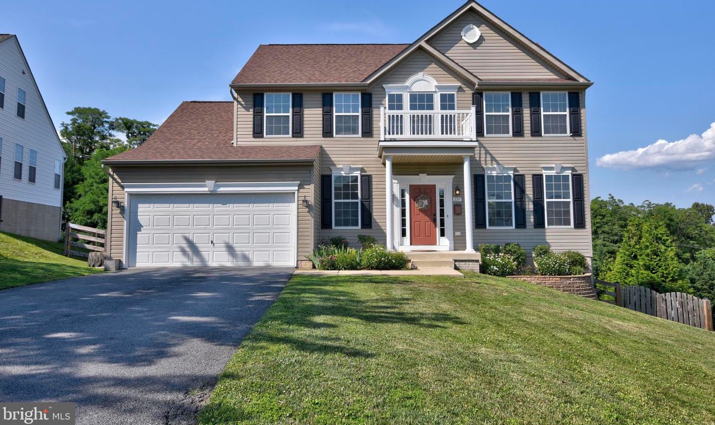 297 Fortress Dr, Winchester, VA 22603-4288