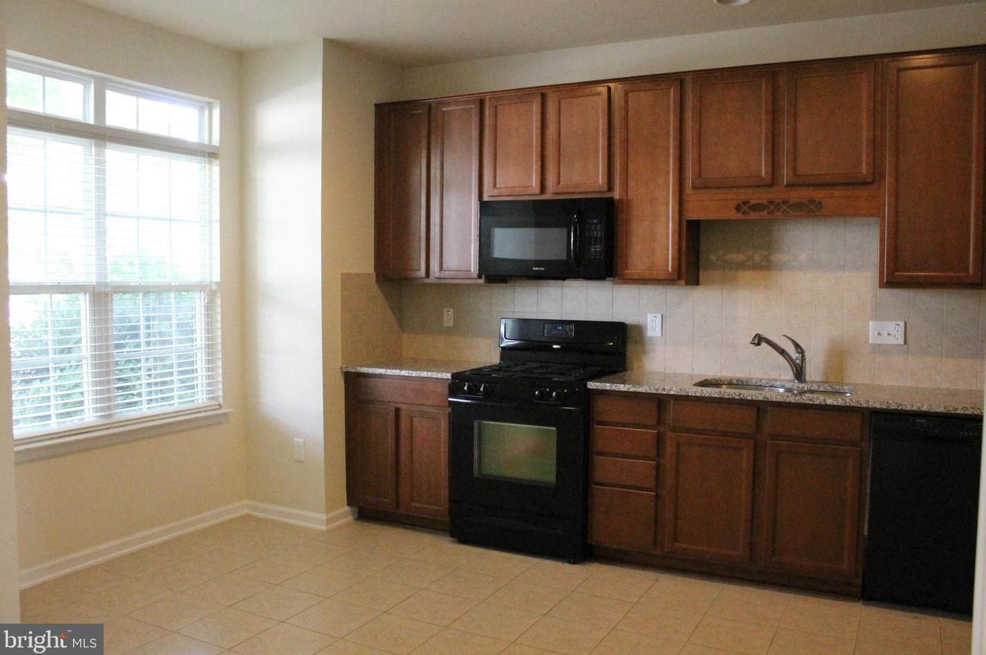 106 Gate Stone Ln, Stephens City, VA 22655