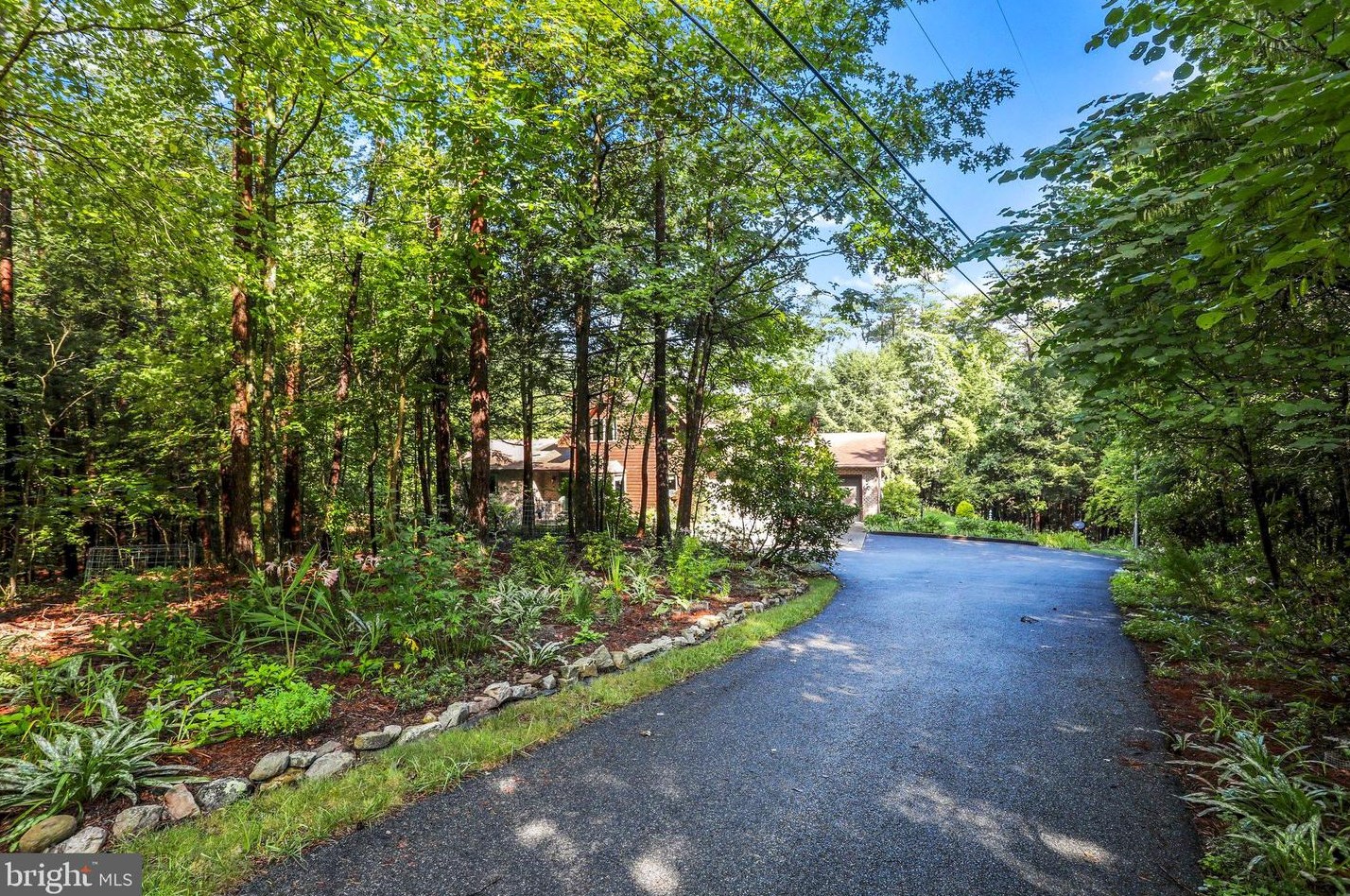1071 Siler Rd, Winchester, VA 22603-2349