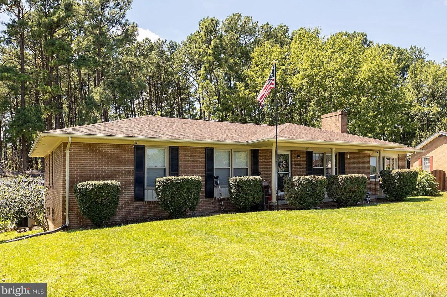 120 Amelia Ave, Stephens City, VA 22655-2783