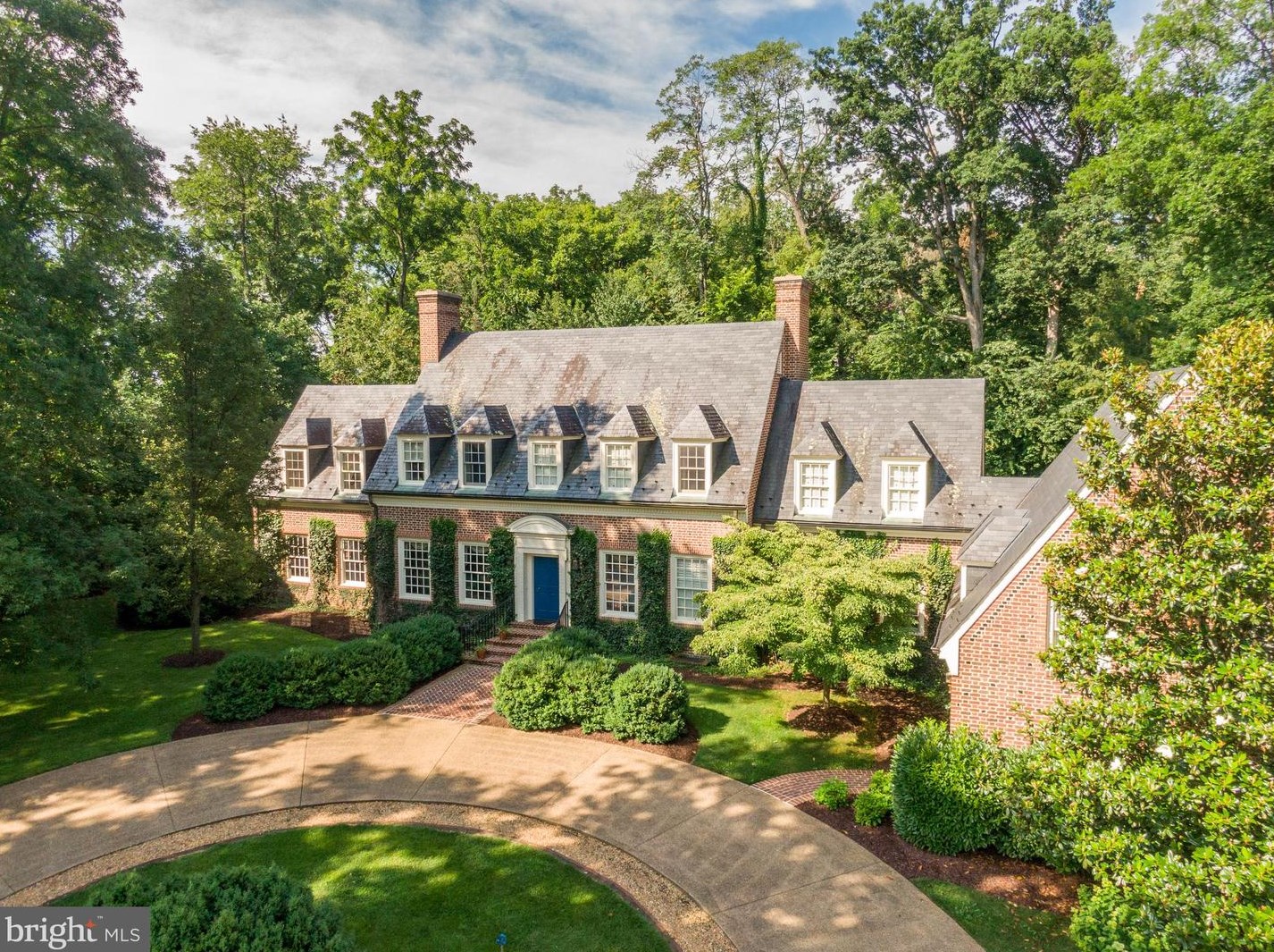 261 Merrifield Ln, Winchester VA 22602-2305 exterior