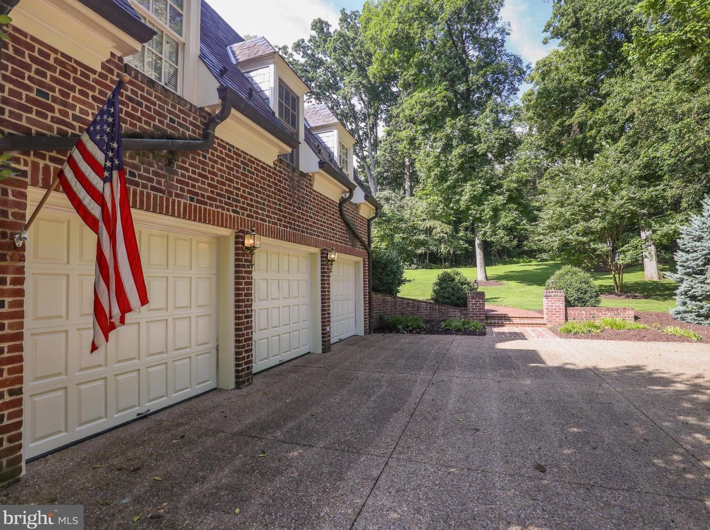 261 Merrifield Ln, Winchester VA 22602-2305 exterior