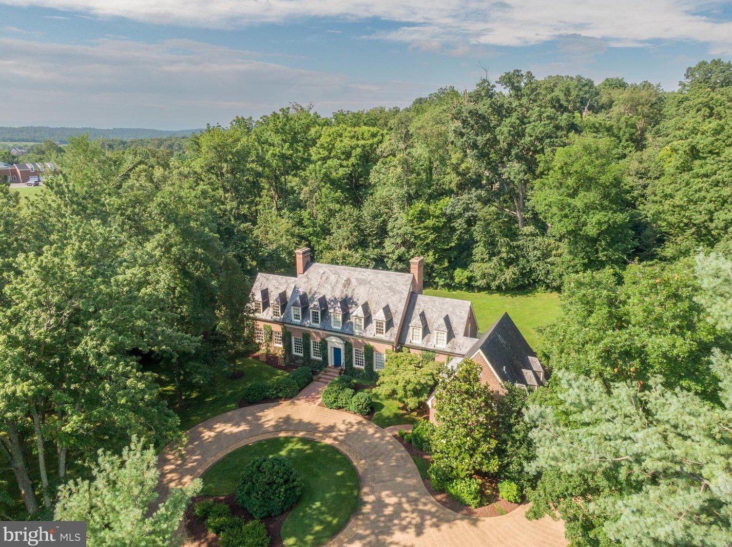 261 Merrifield Ln, Winchester VA 22602-2305 exterior