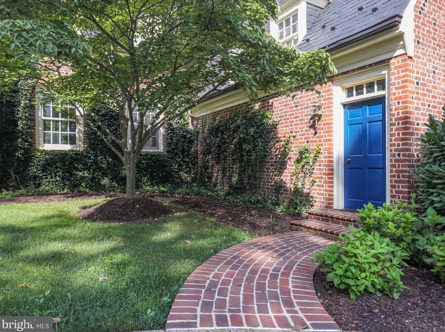 261 Merrifield Ln, Winchester VA 22602-2305 exterior