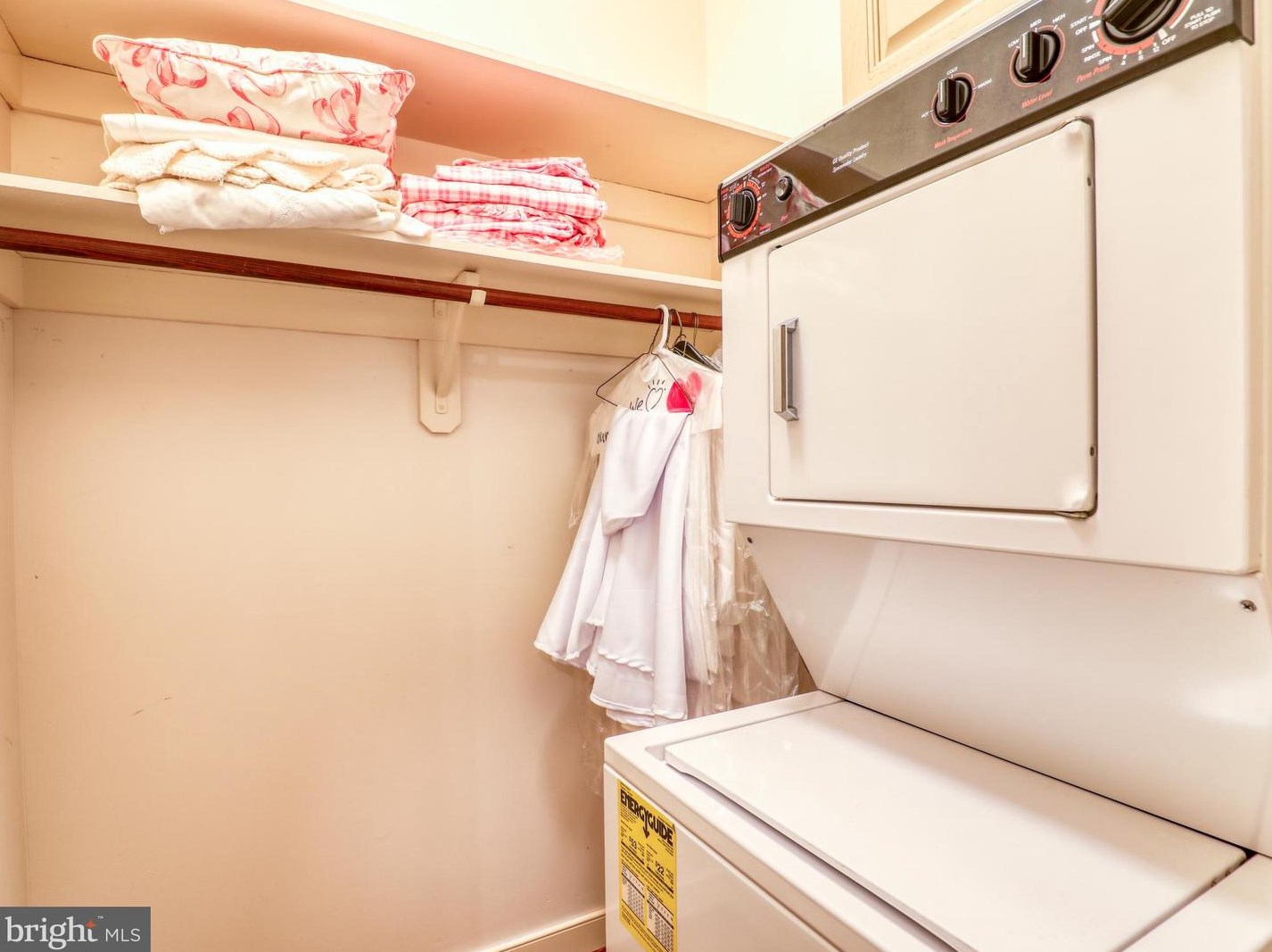 261 Merrifield Ln, Winchester VA 22602-2305 exterior