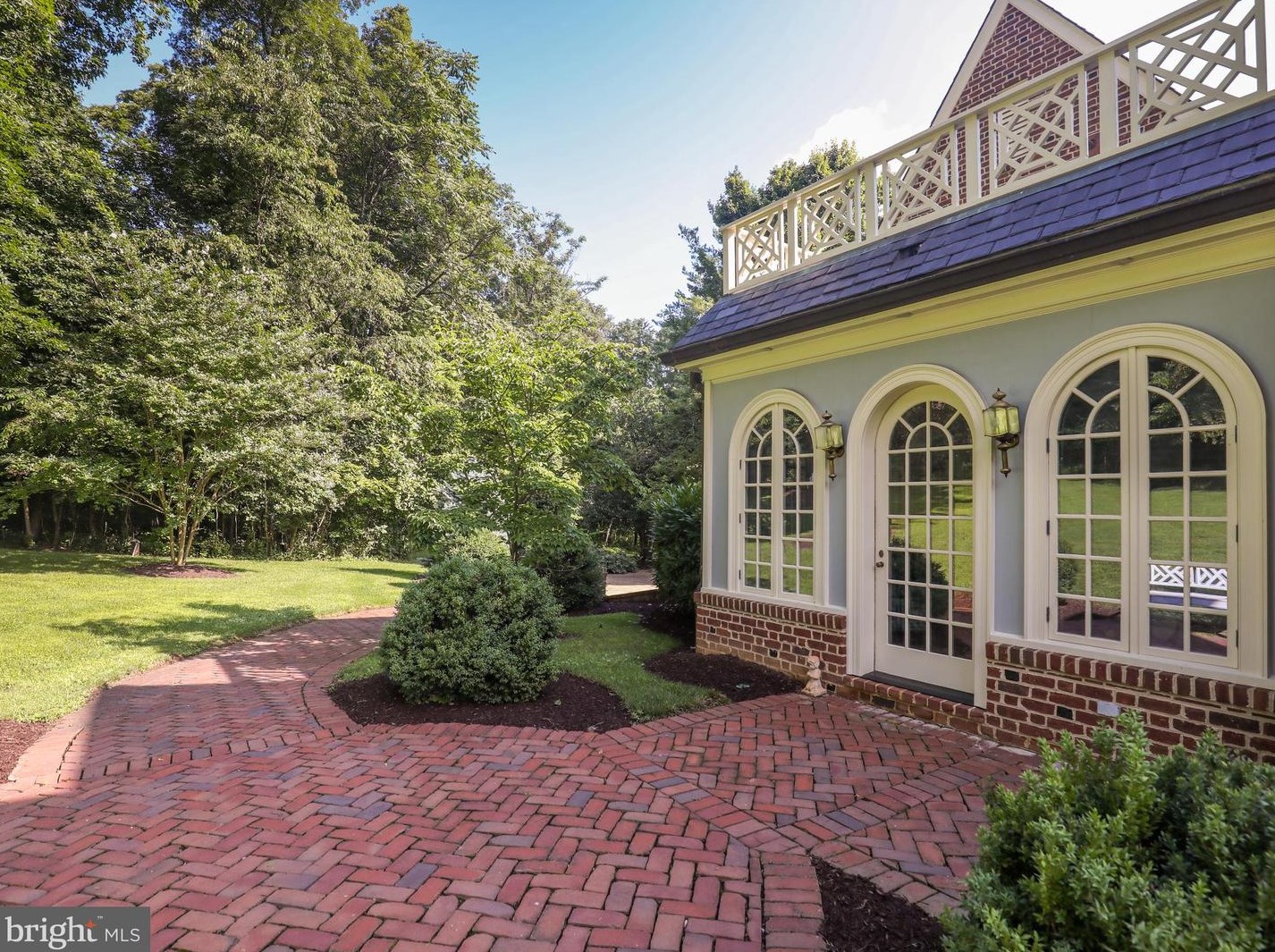 261 Merrifield Ln, Winchester VA 22602-2305 exterior