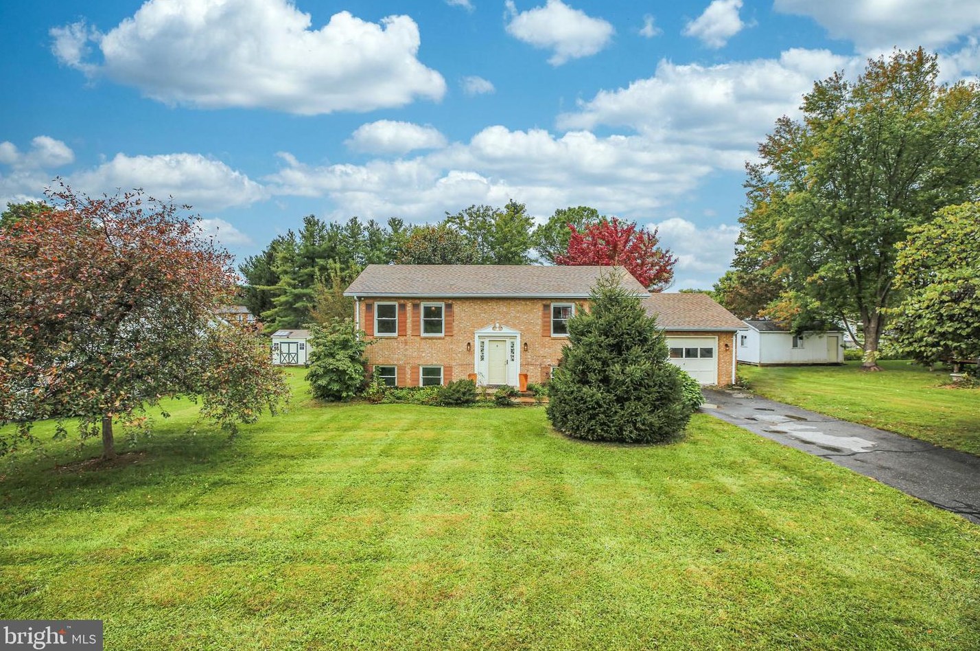 216 Westmoreland Dr, Stephens City, VA 22655-2554