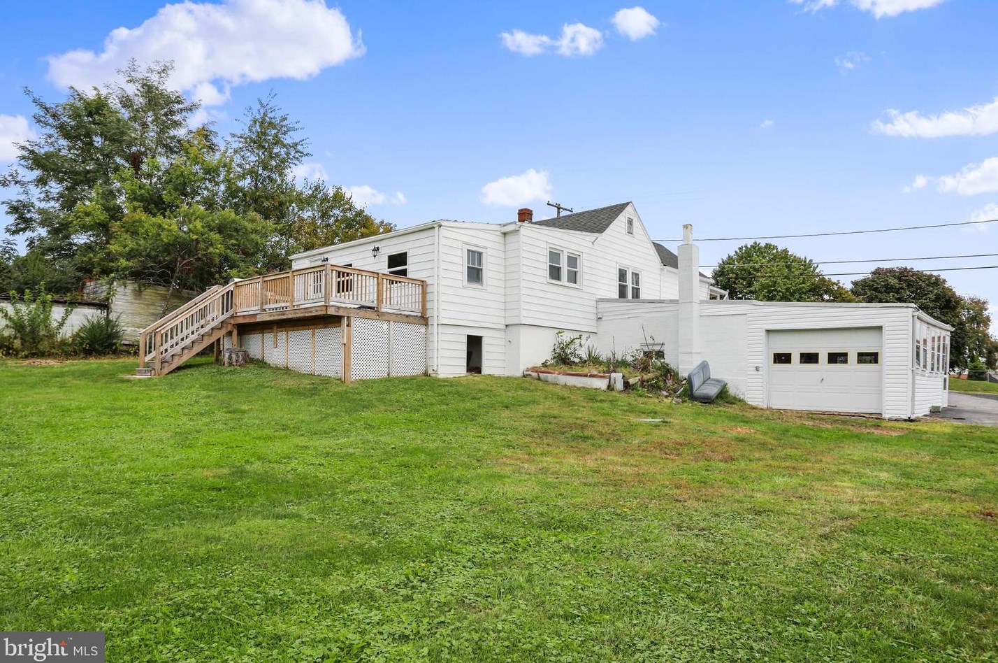 217 Poorhouse Rd, Winchester VA  22603-3844 exterior