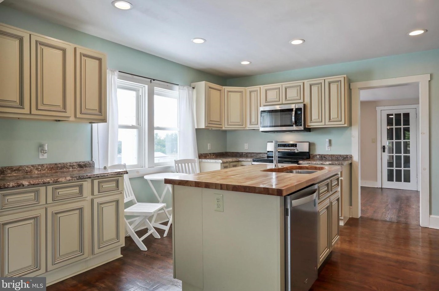 217 Poorhouse Rd, Winchester VA  22603-3844 exterior