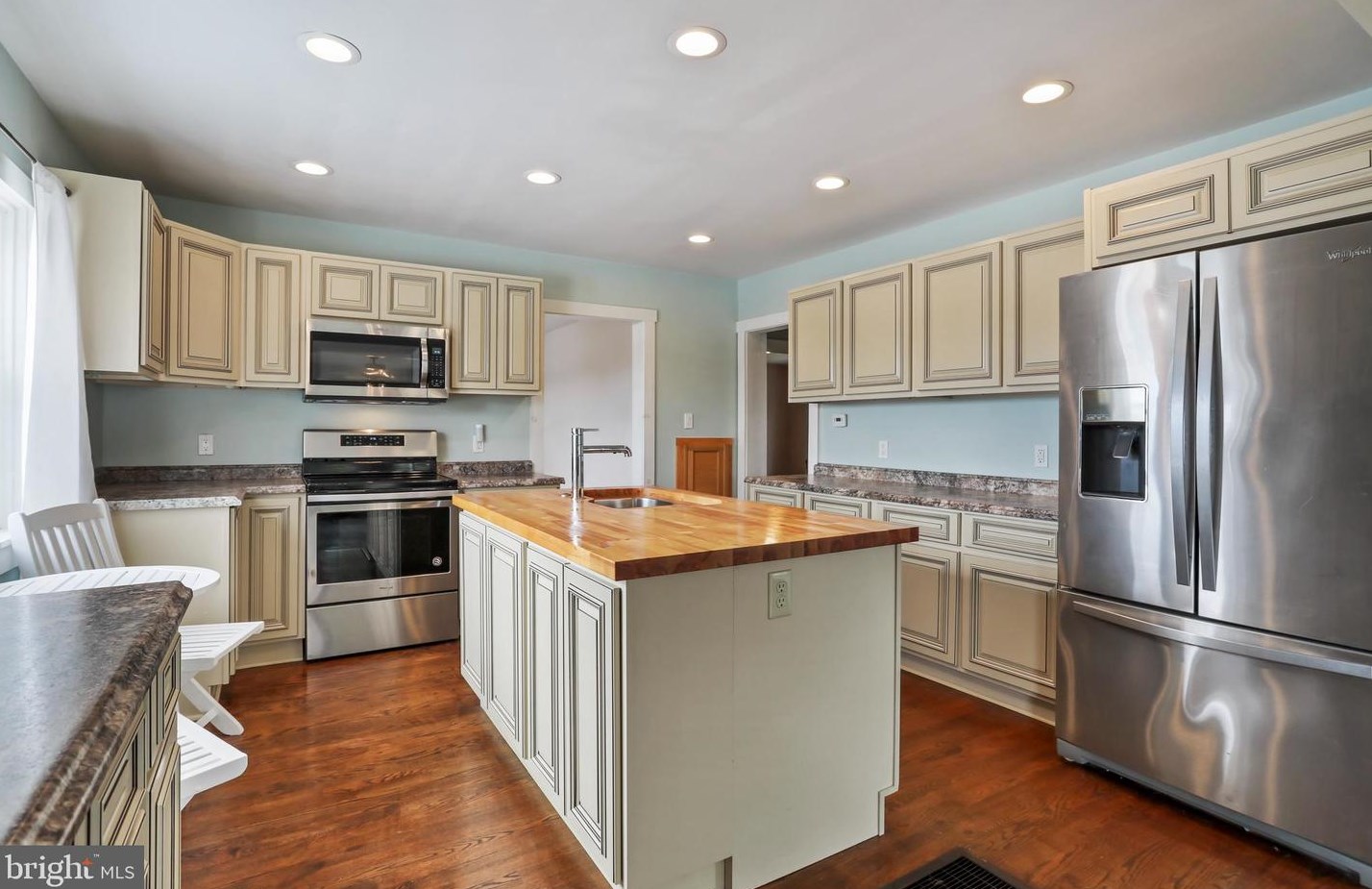 217 Poorhouse Rd, Winchester VA  22603-3844 exterior