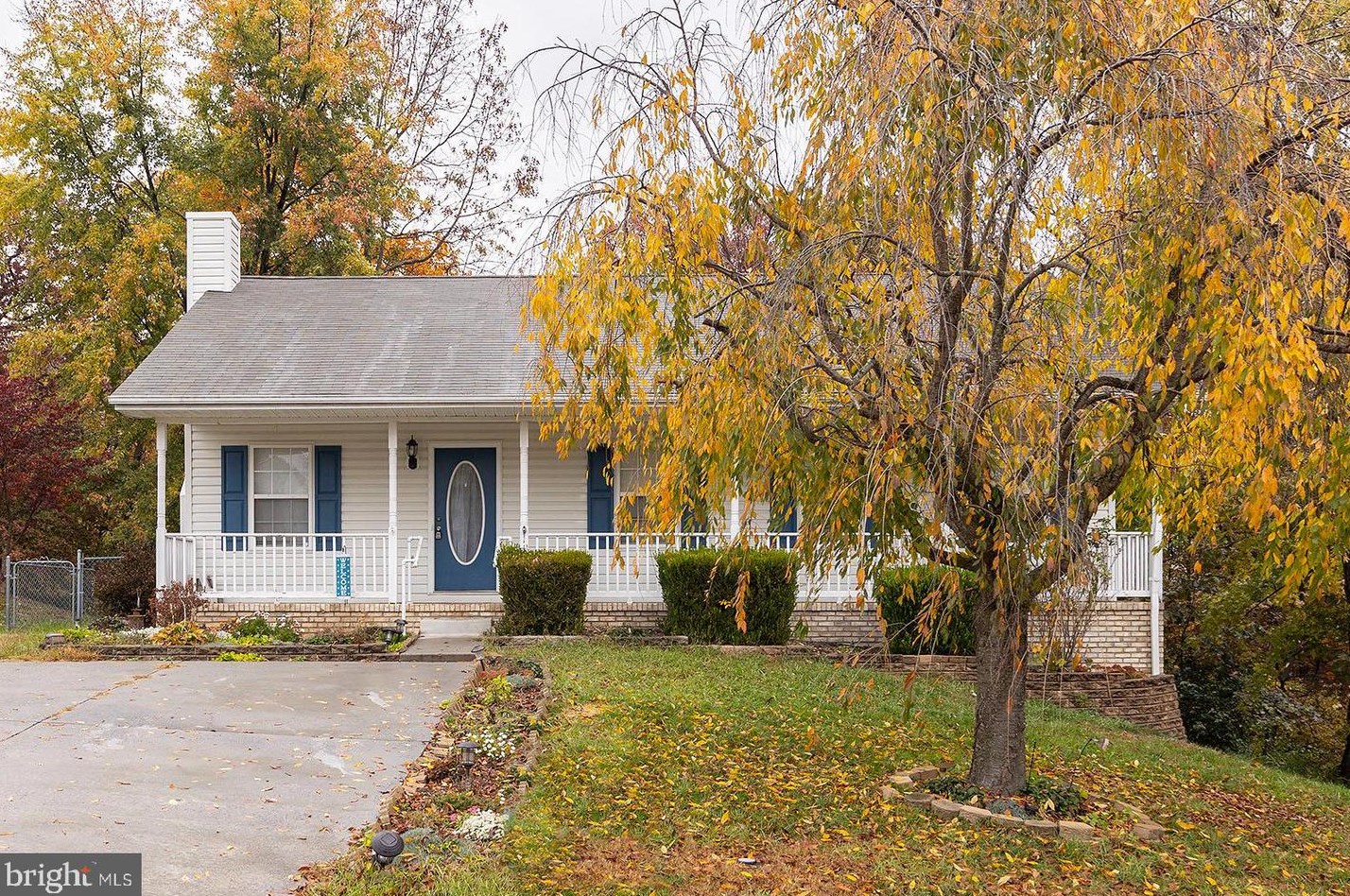 116 Hill Valley Dr, Winchester, VA 22602-6107