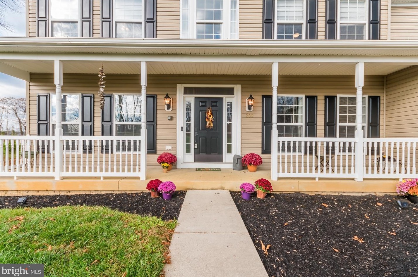 292 Chimney Cir, Middletown, VA 22645-2180