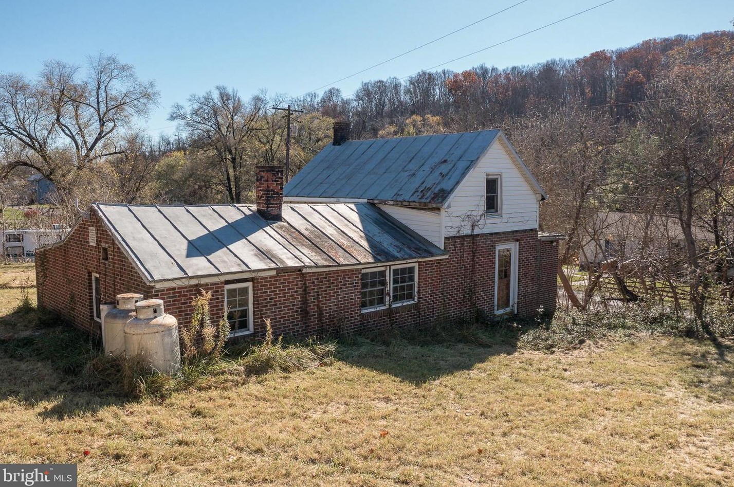 1186 Round Hill Rd, Winchester, VA 22602