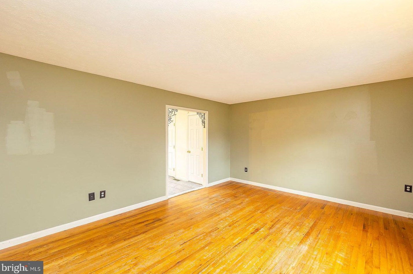 227 Broad Ave, Winchester, VA 22602-6710