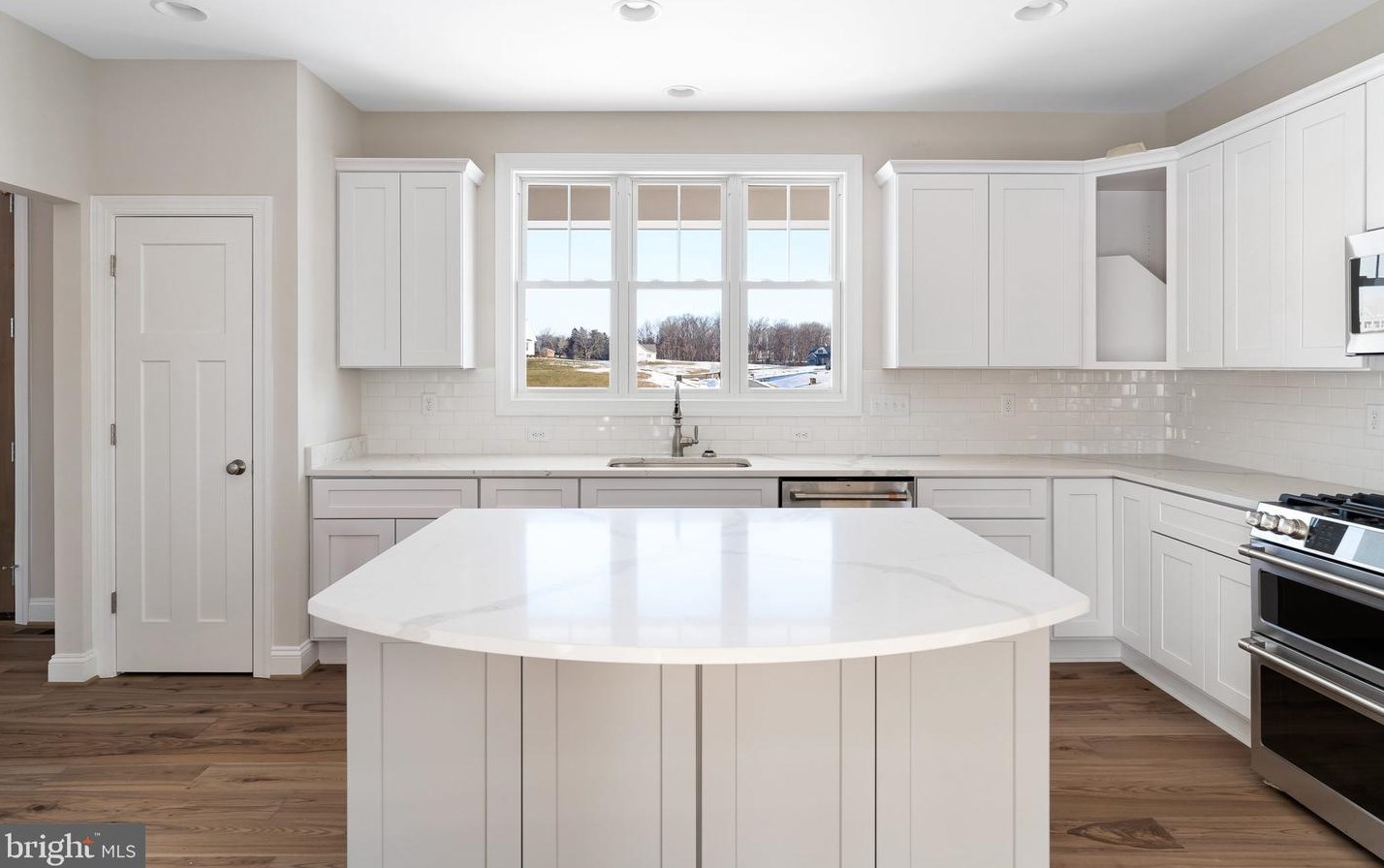 1881 Wayland Dr, Winchester, VA 22601-6216