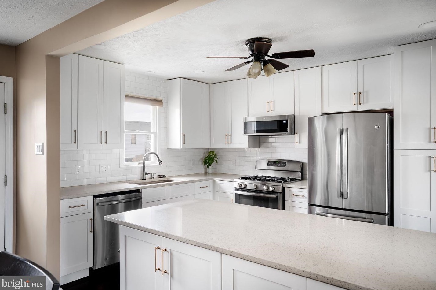 109 Tinoak Dr, Stephens City, VA 22655-3441