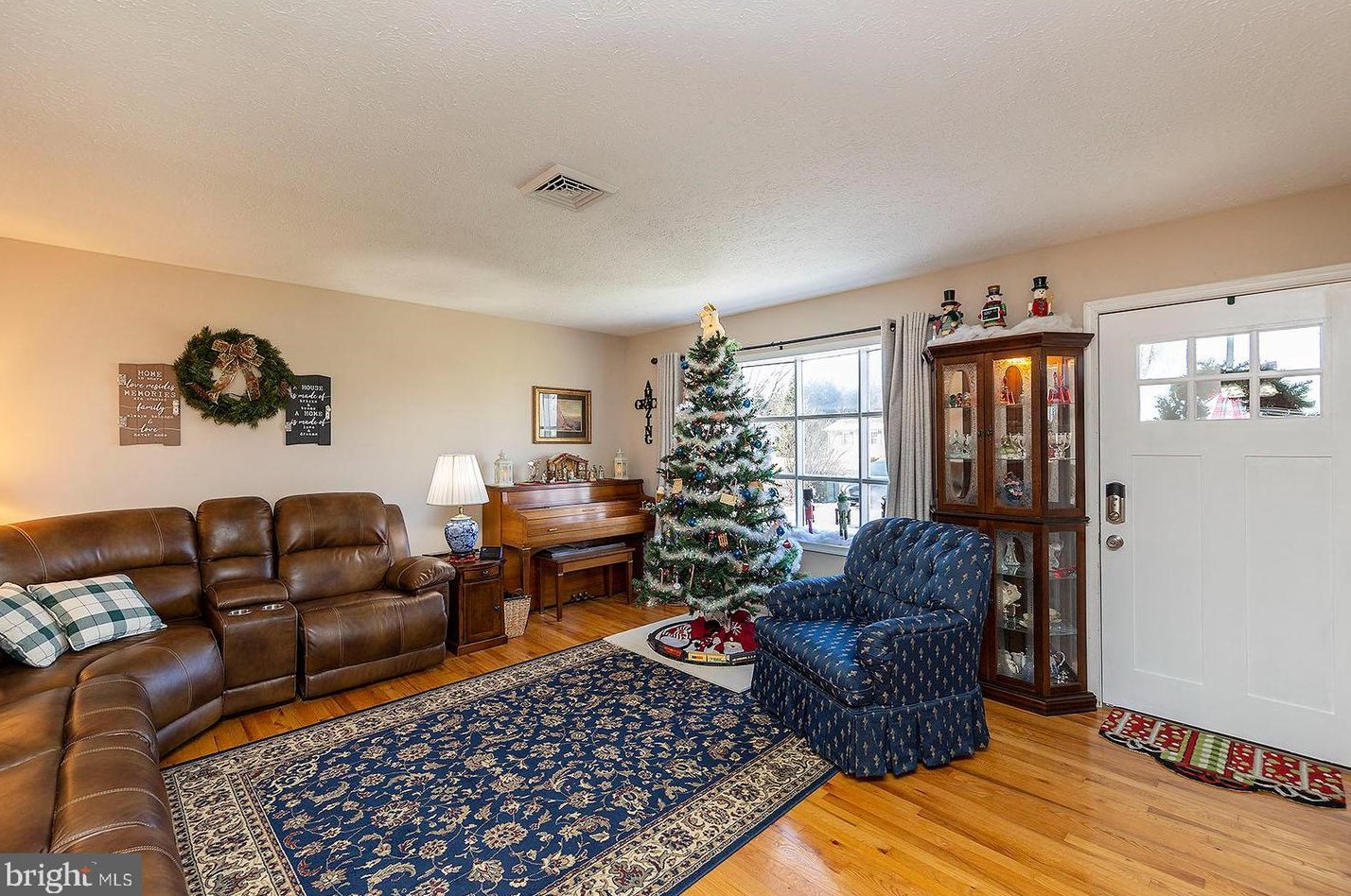 210 Wythe Ave, Stephens City, VA 22655