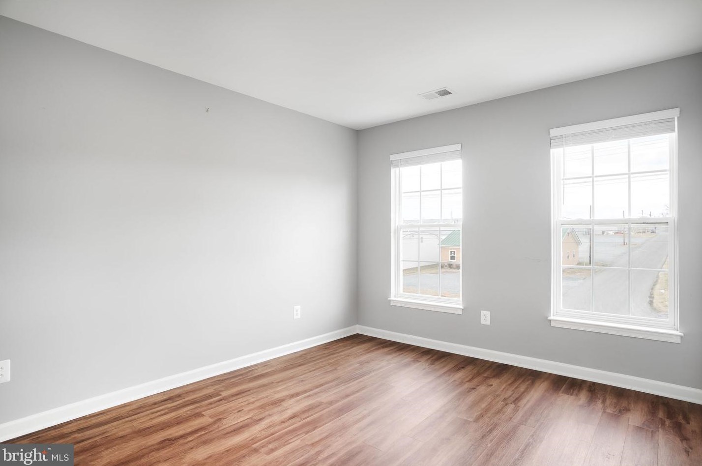 1197 Fairfax St, Stephens City VA  22655-2851 exterior