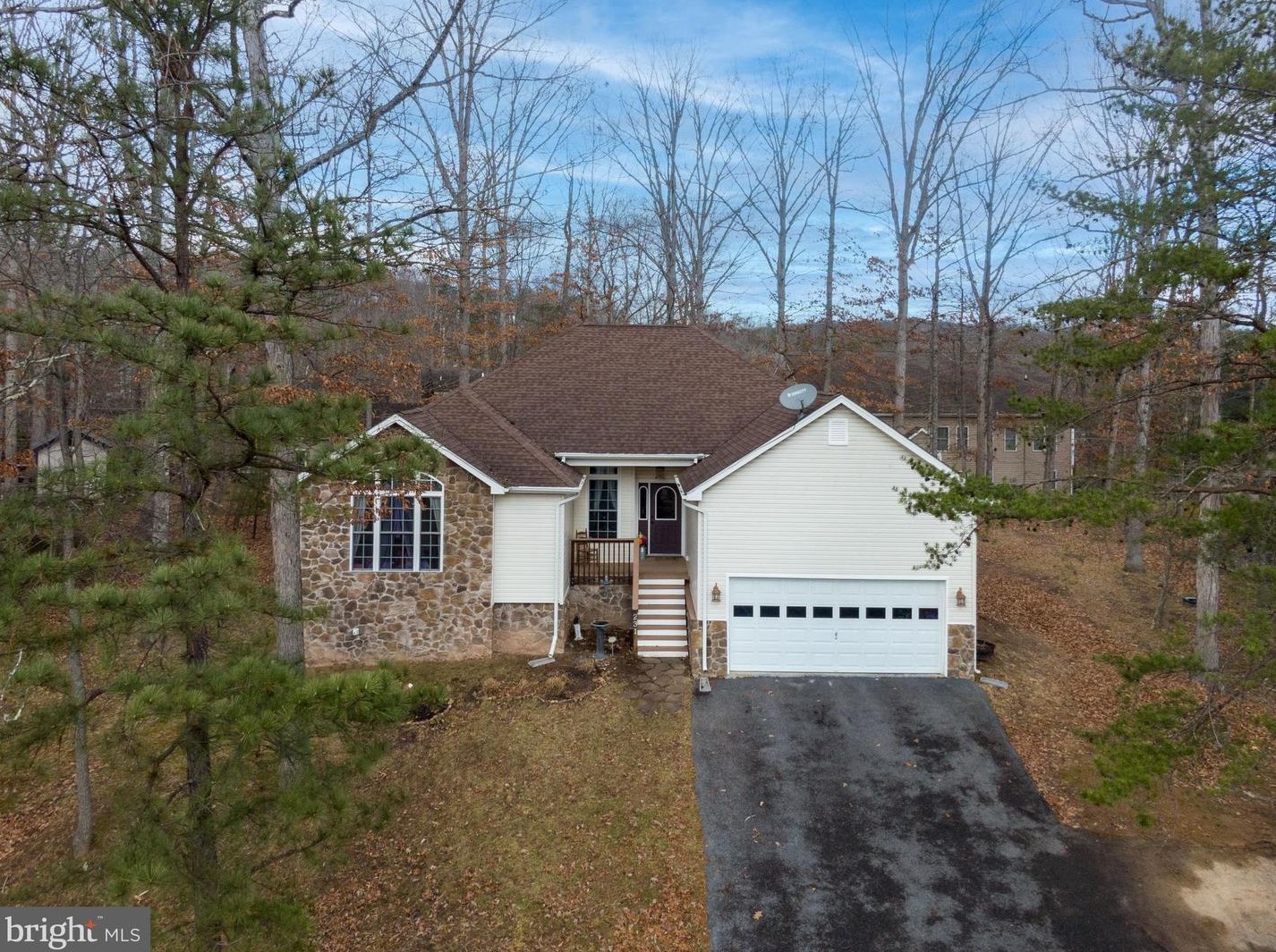 231 Greenbriar Cir, Cross Junction, VA 22625