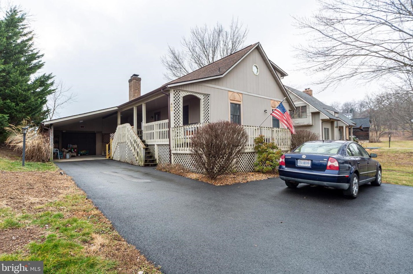 403 Masters Dr, Cross Junction, VA 22625