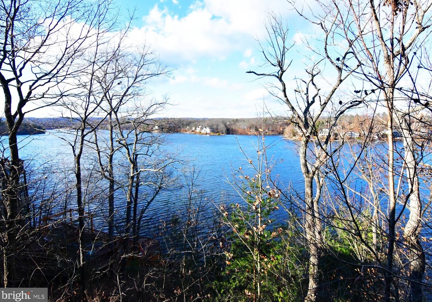 102 Waterside Ln, Cross Junction, VA 22625