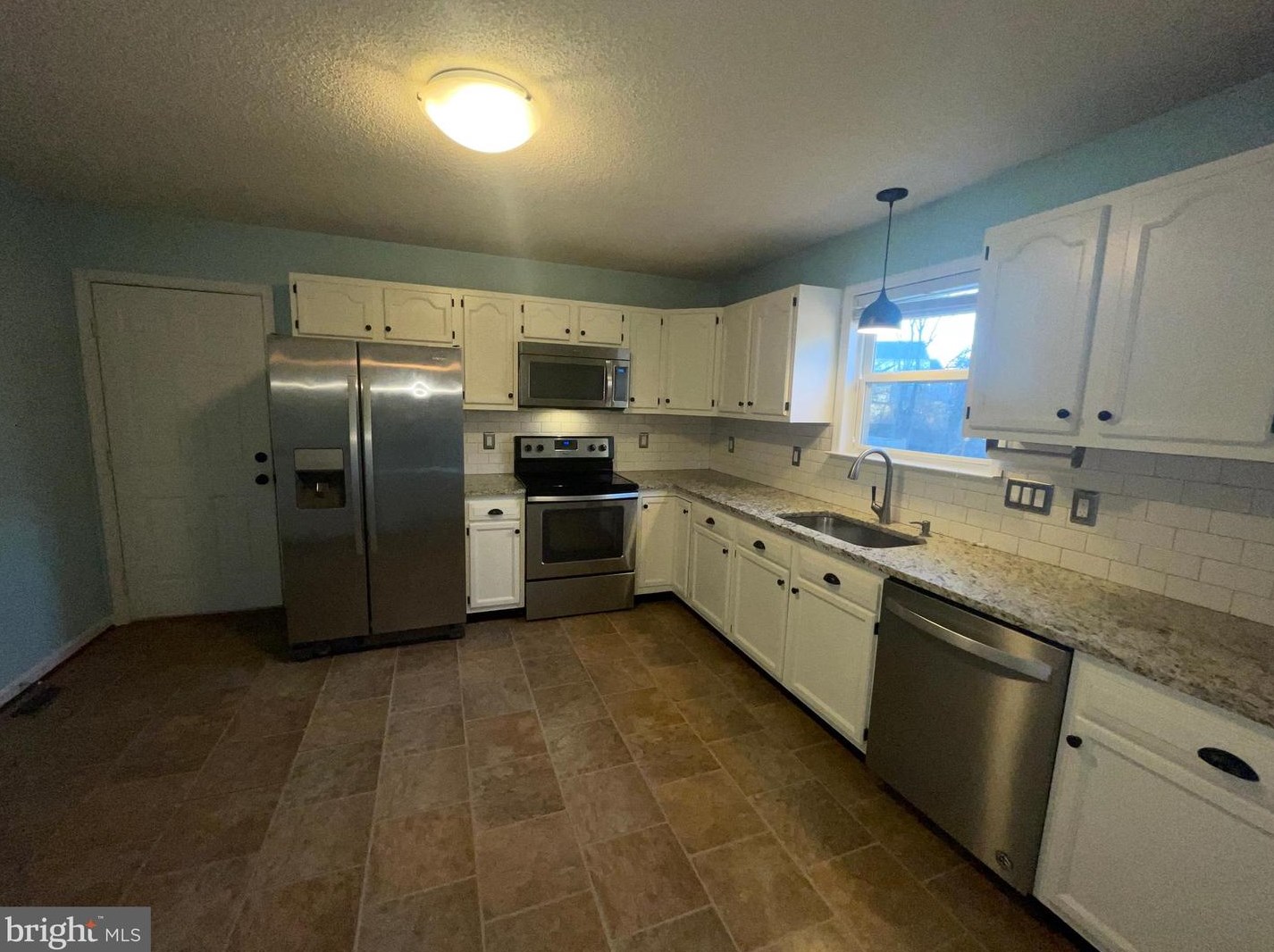 138 Woodrow Rd, Winchester, VA 22602
