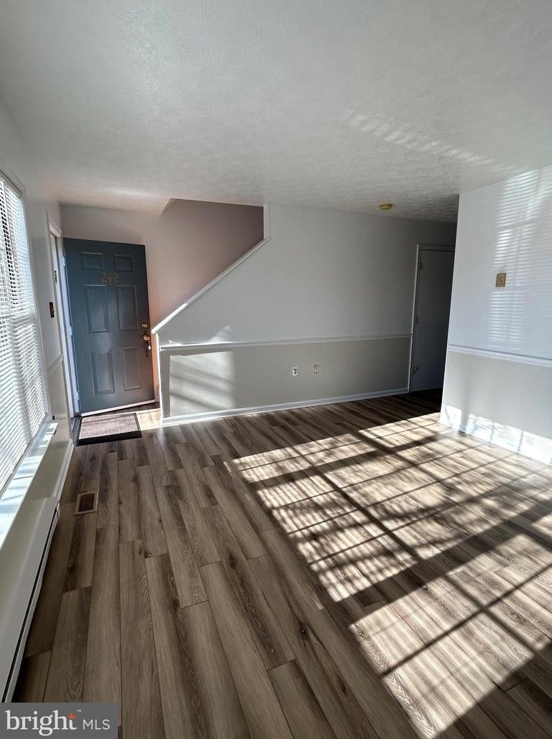 242 Waterford Ln, Winchester, VA 22602