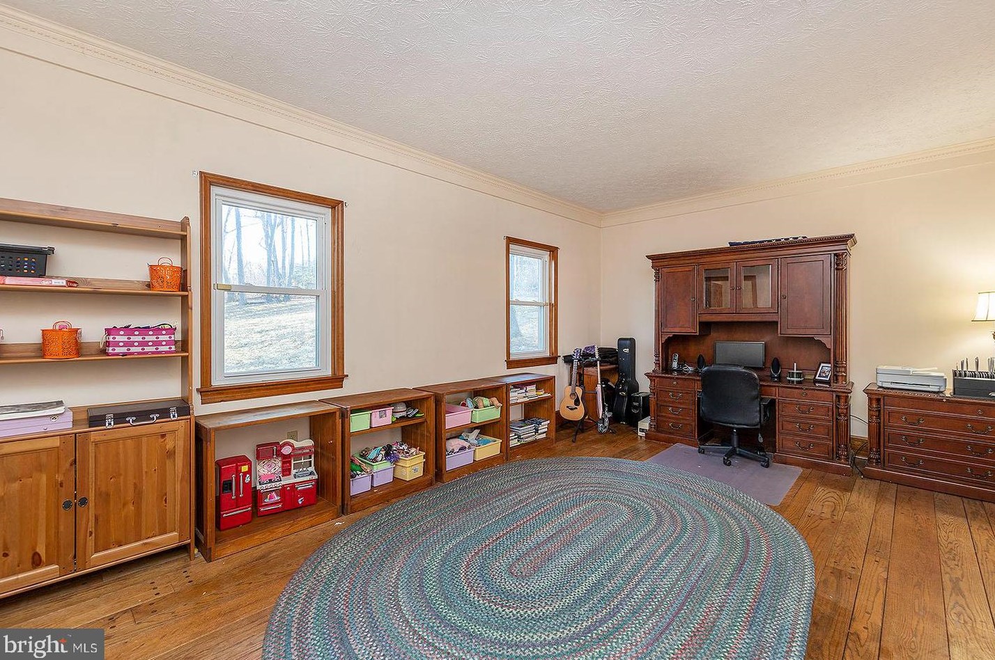 2430 Jones Rd, Winchester, VA 22602-6603