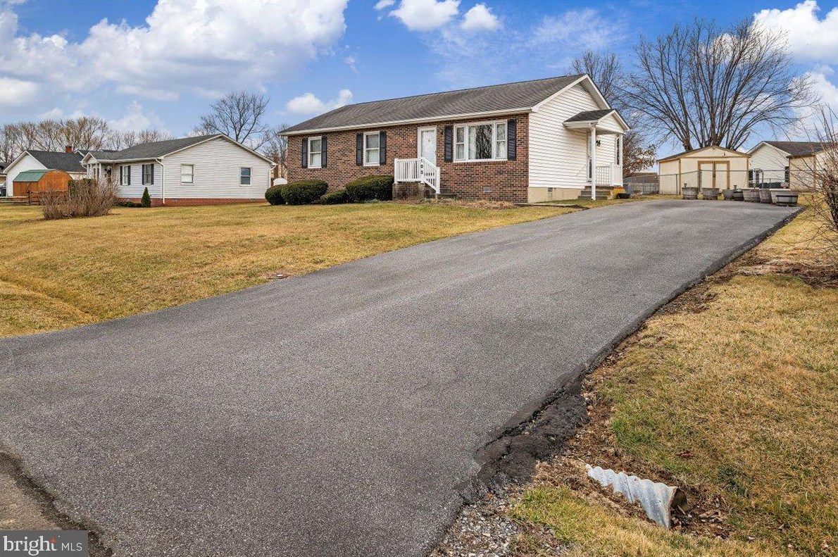 105 Tanager Dr, Stephens City, VA 22655-2423
