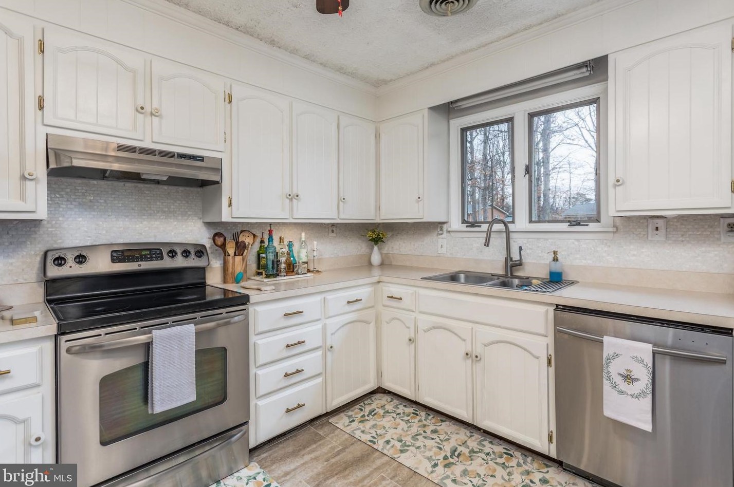 119 Oak Ridge Dr, Stephens City, VA 22655-2326