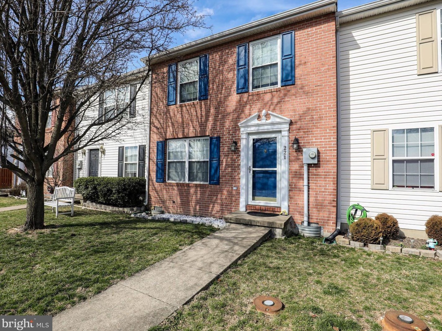 221 Surrey Club Ln, Stephens City, VA 22655
