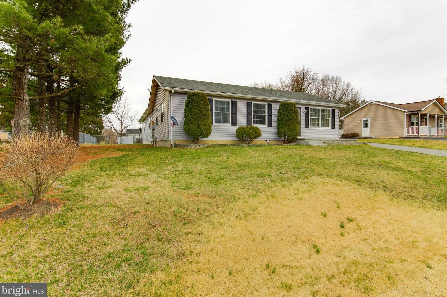 210 Crest Cir, Winchester, VA 22602-7410