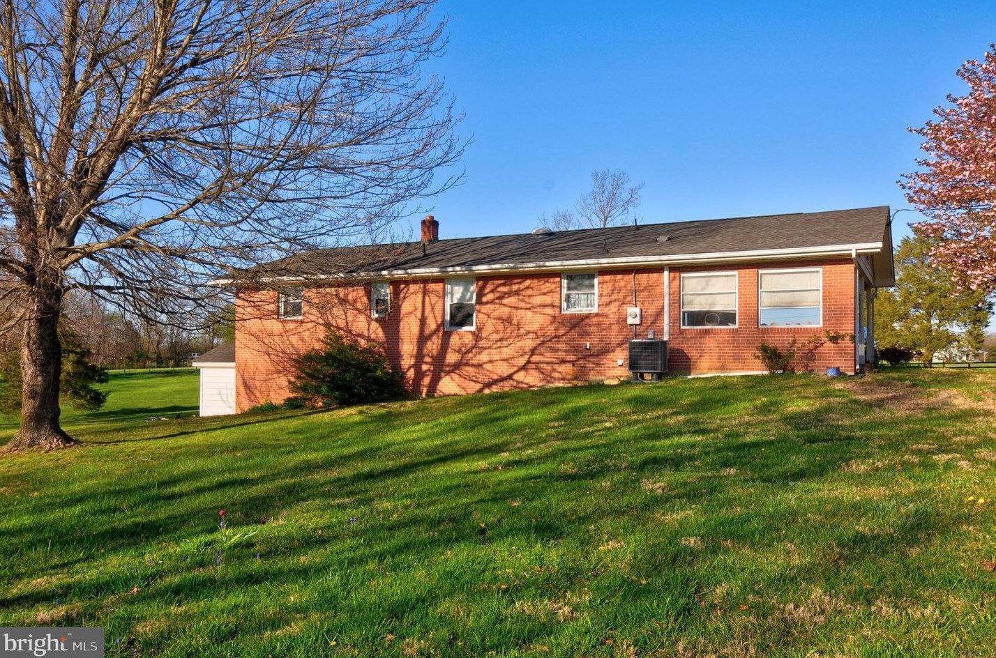 796 Salem Church Rd, Stephens City, VA 22655-5541