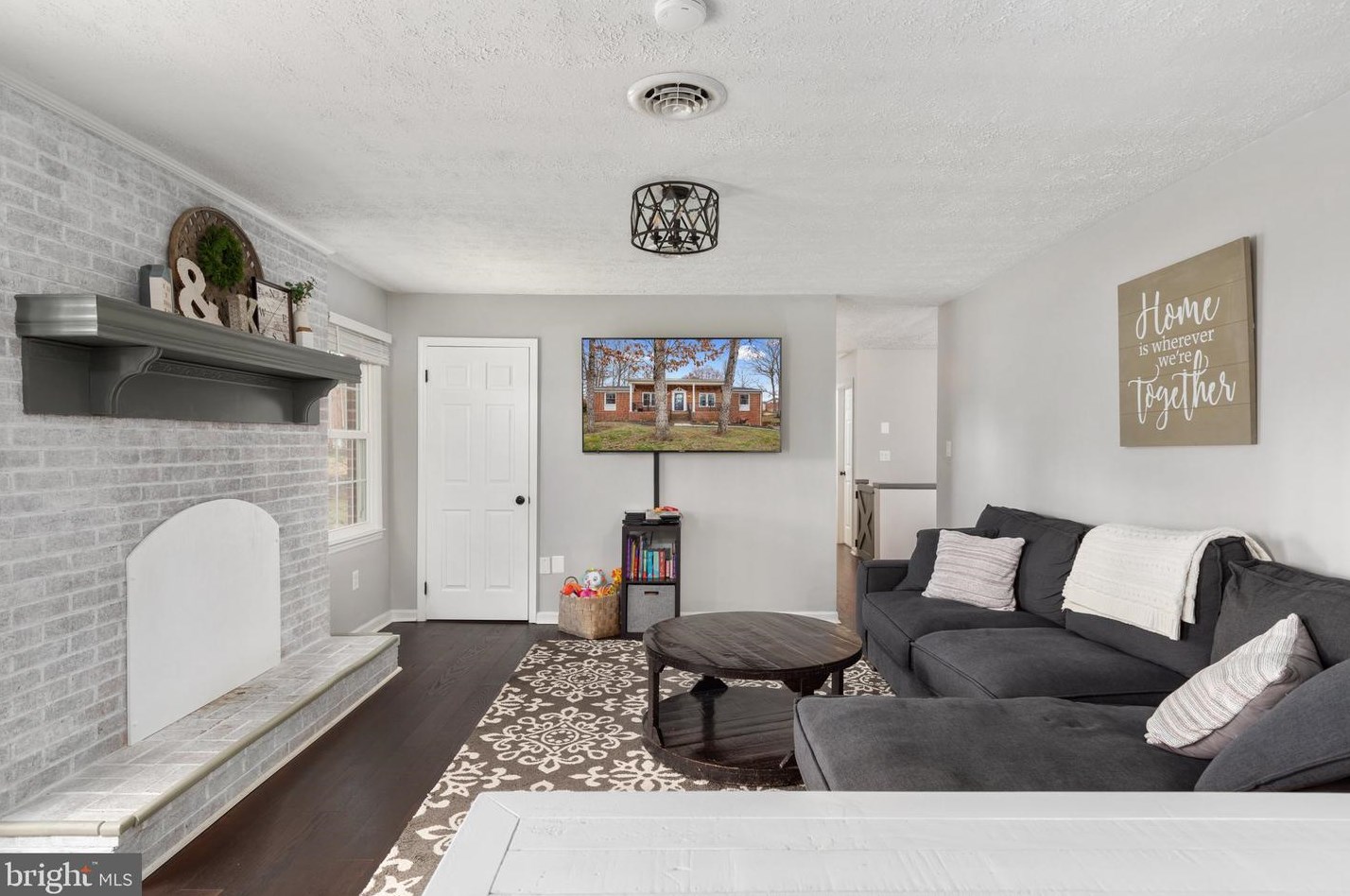 110 Oak Ridge Dr, Stephens City, VA 22655