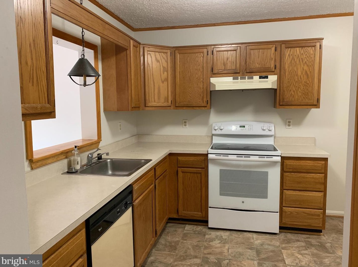 313 Georgetowne Ct, Stephens City VA  22655-3812 exterior