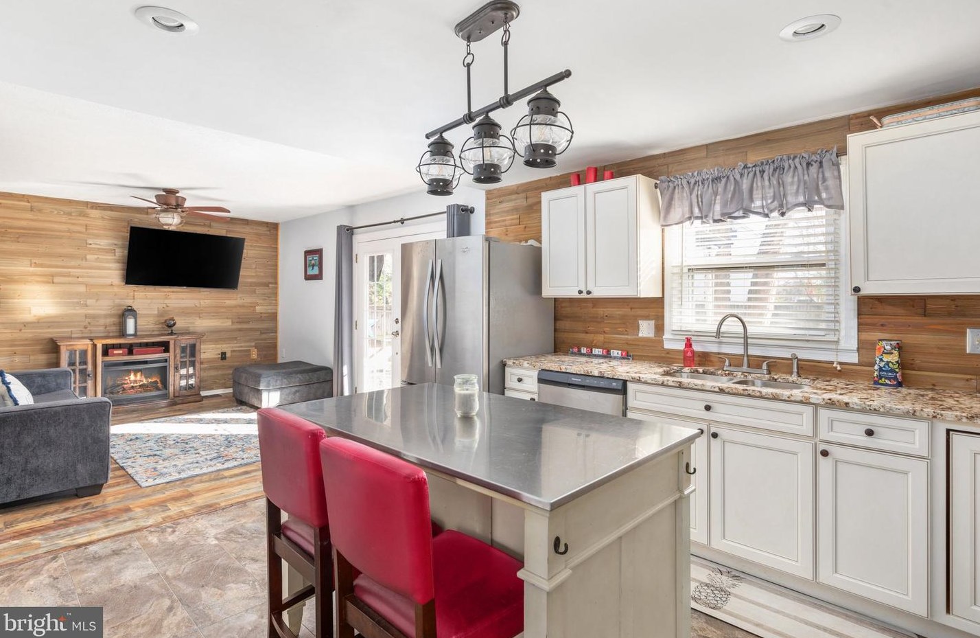 123 Nightingale Ave, Stephens City VA  22655-2413 exterior