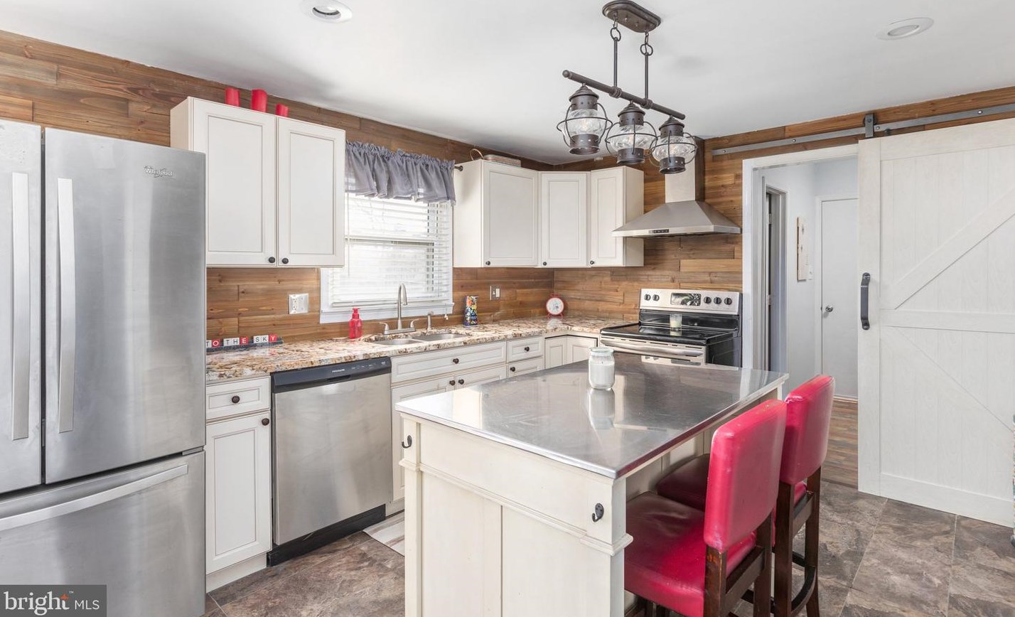 123 Nightingale Ave, Stephens City VA  22655-2413 exterior