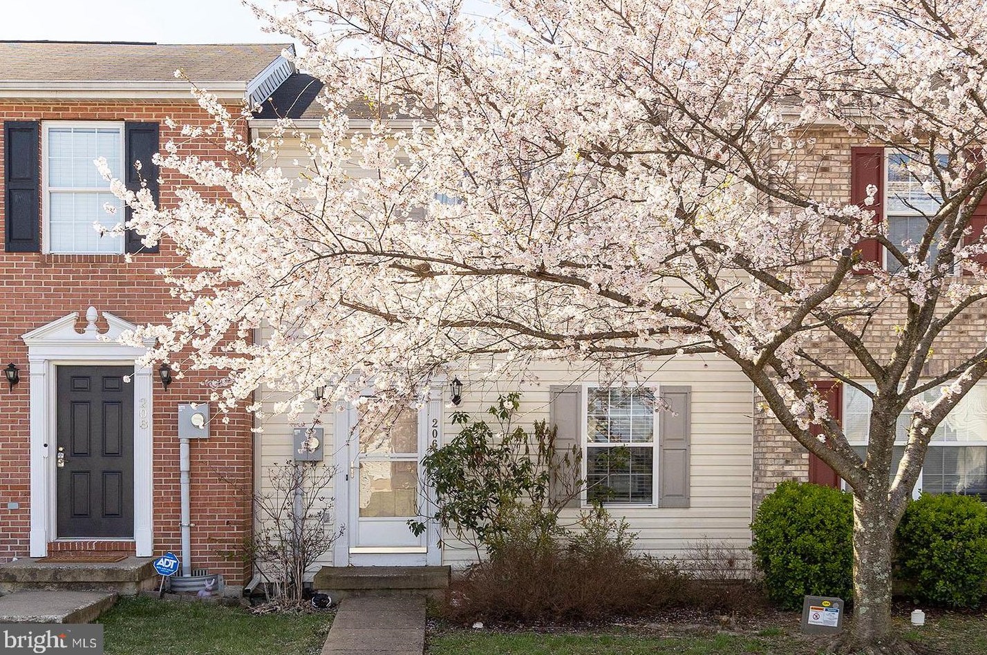 206 Surrey Club Ln, Stephens City, VA 22655